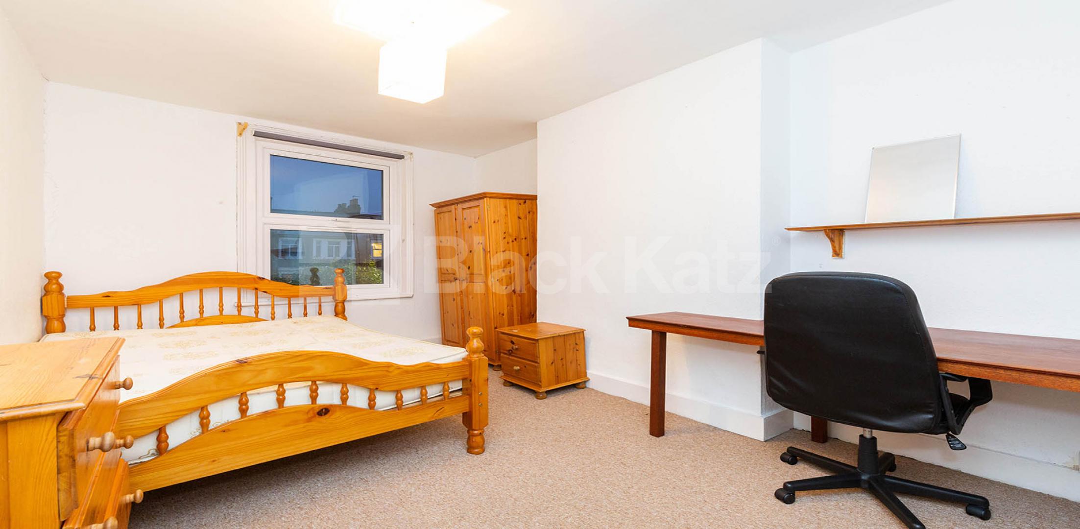 Modern and Central Apartment Shepherds Bush Road, Shepherds Bush